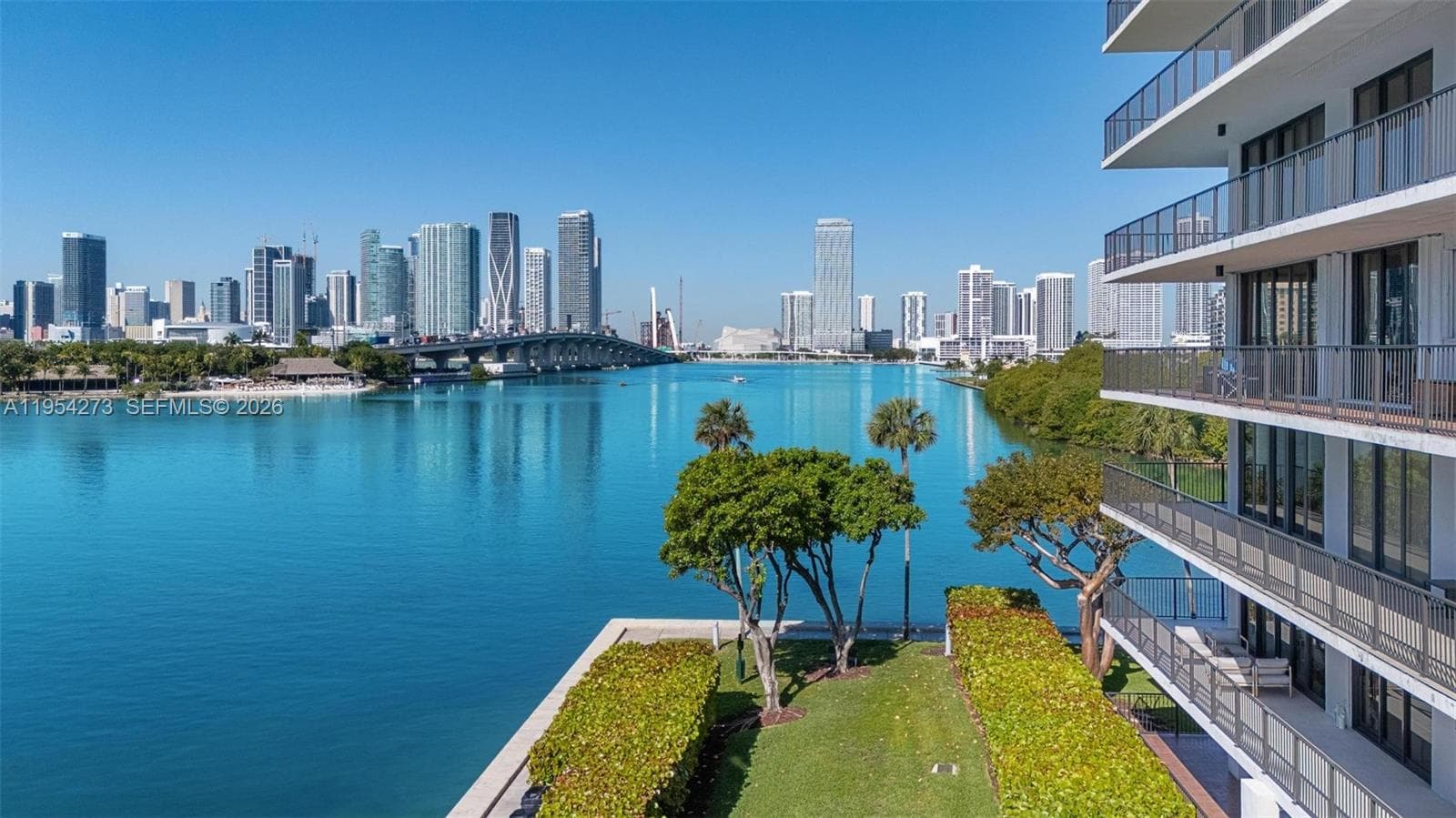 1000 Venetian Way # 1501, Miami FL 33139 — 32