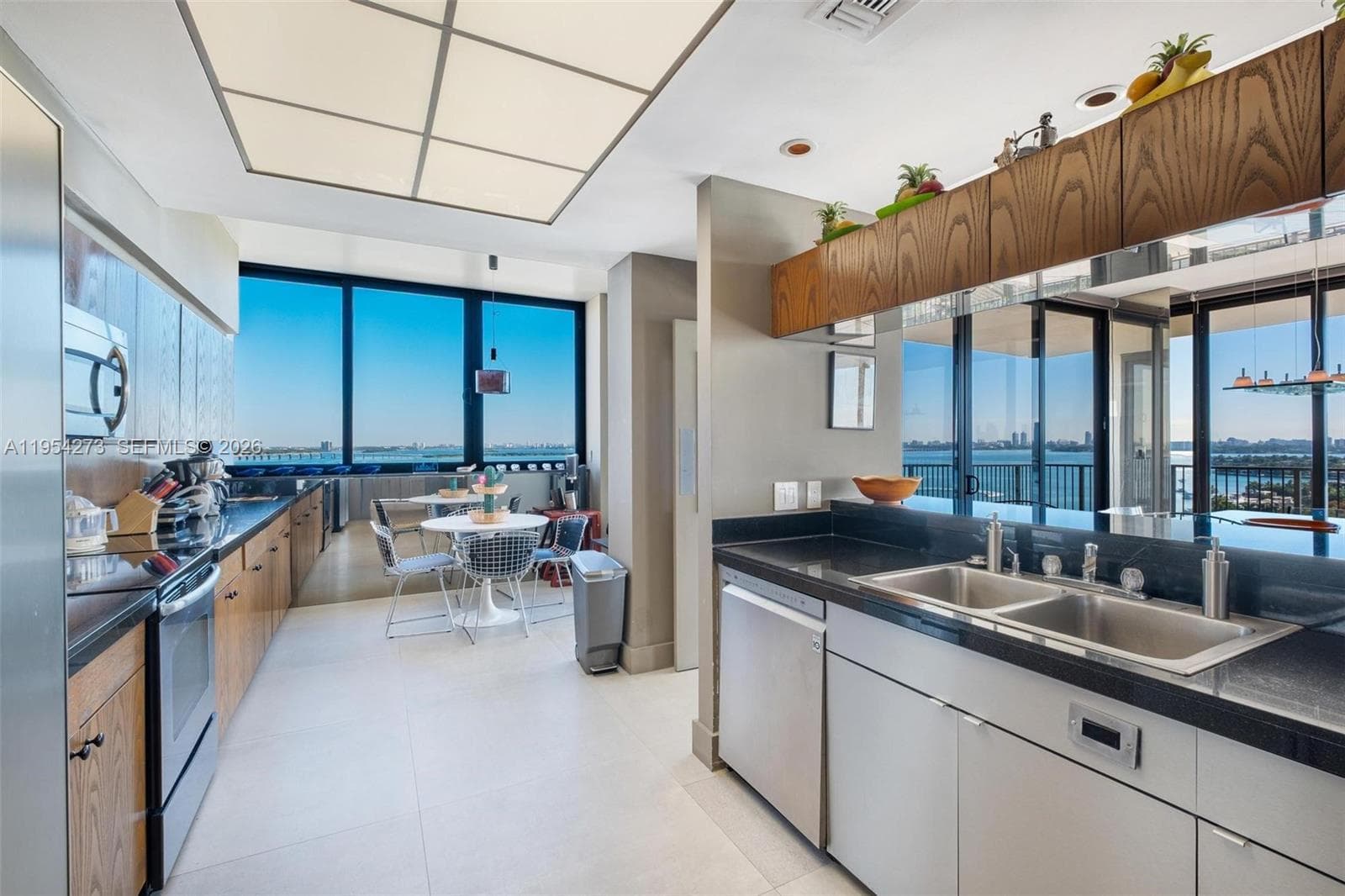 1000 Venetian Way # 1501, Miami FL 33139 — 28