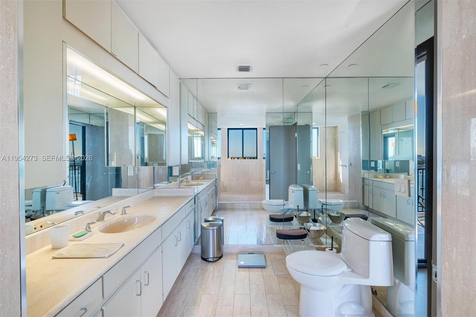1000 Venetian Way # 1501, Miami FL 33139 — 20