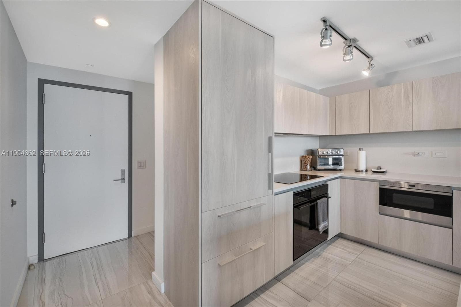 3131 NE 7th Ave # 3605, Miami FL 33137 — 23