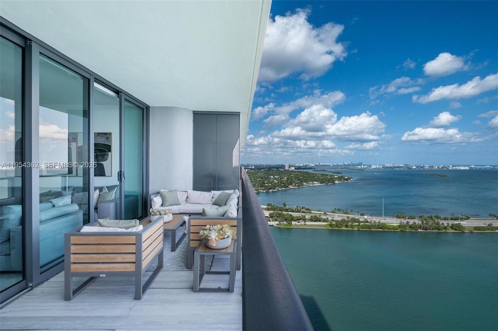 3131 NE 7th Ave # 3605, Miami FL 33137 — 26