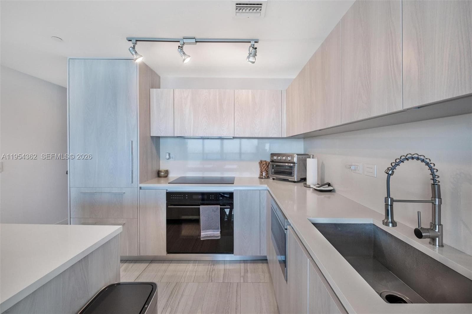 3131 NE 7th Ave # 3605, Miami FL 33137 — 22