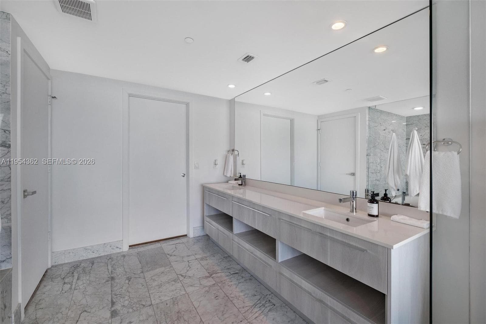 3131 NE 7th Ave # 3605, Miami FL 33137 — 34