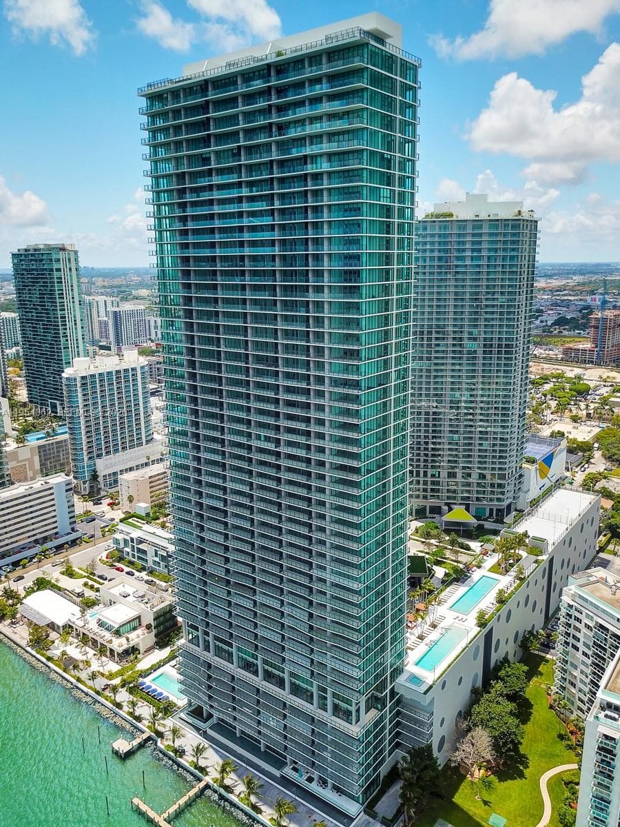 3131 NE 7th Ave # 3605, Miami FL 33137 — 54