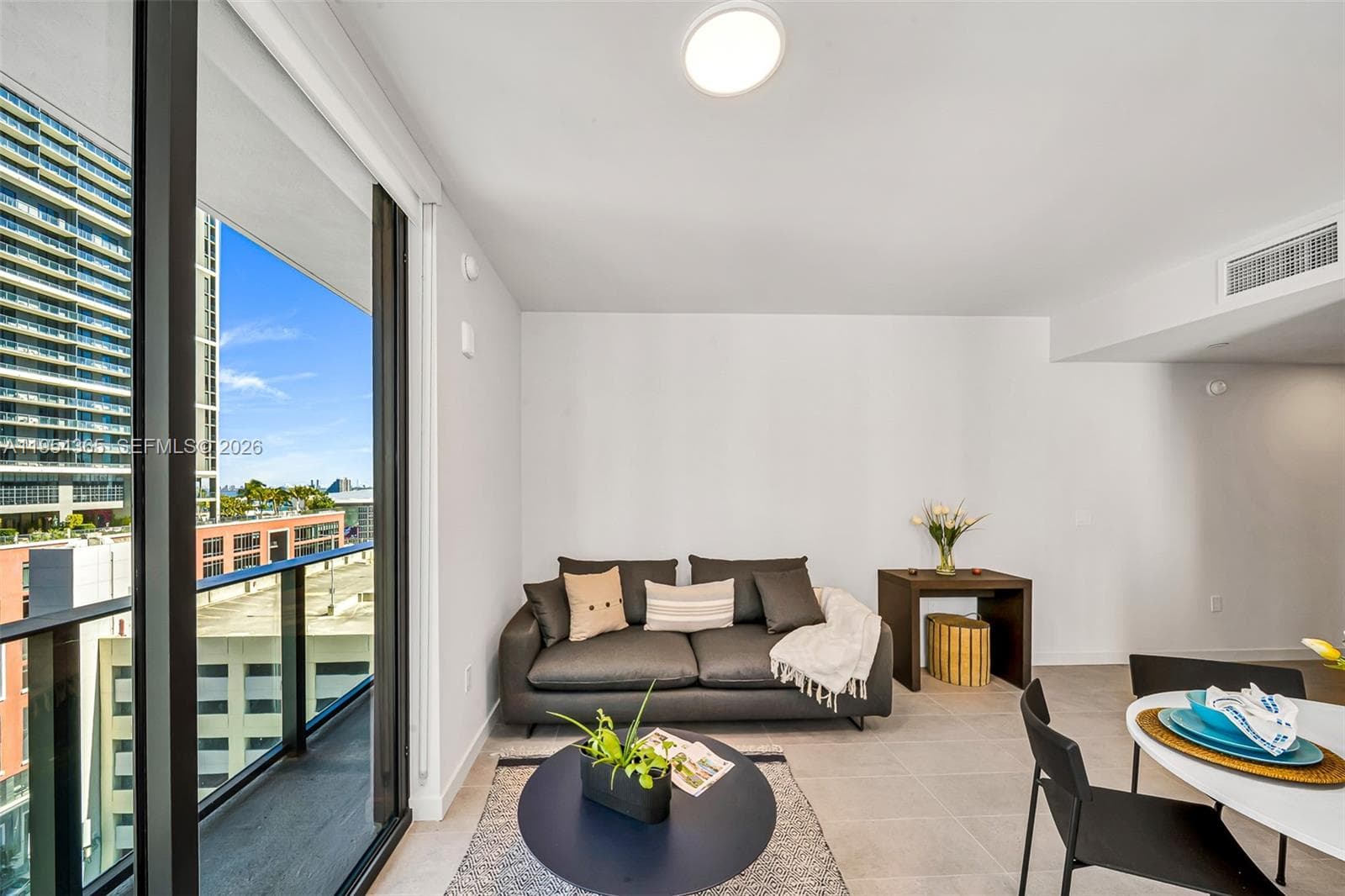 121 NE 5th St # 1608, Miami FL 33143 — 5