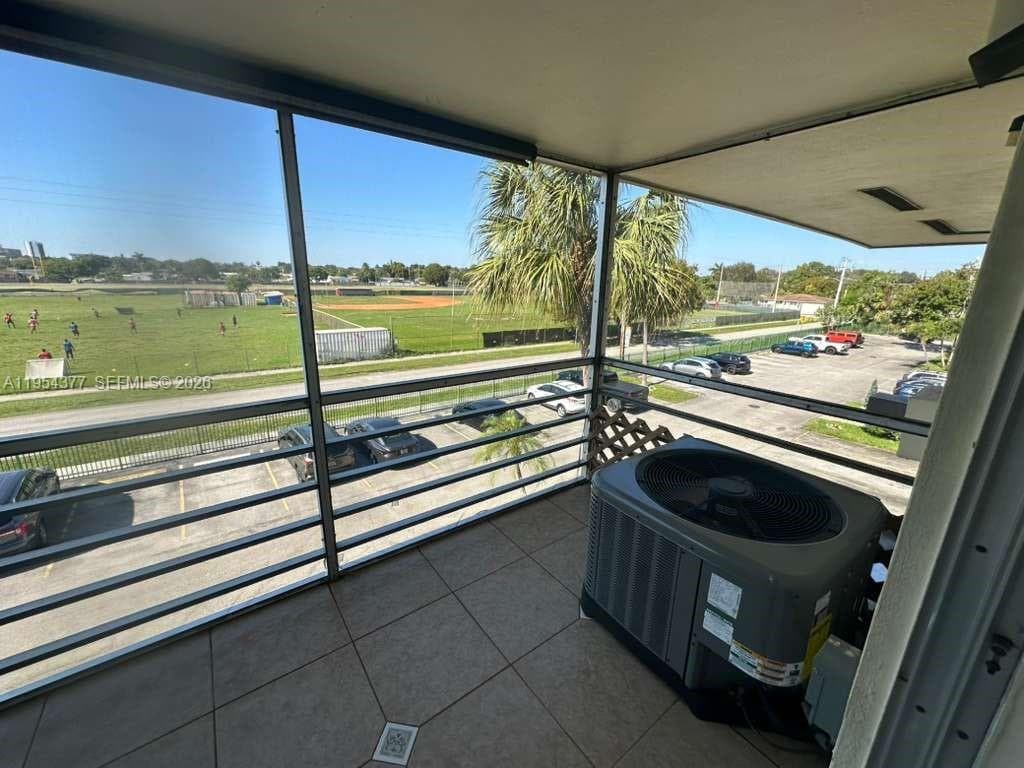 17001 NE 13th Ave # 314, Miami FL 33162 — 19