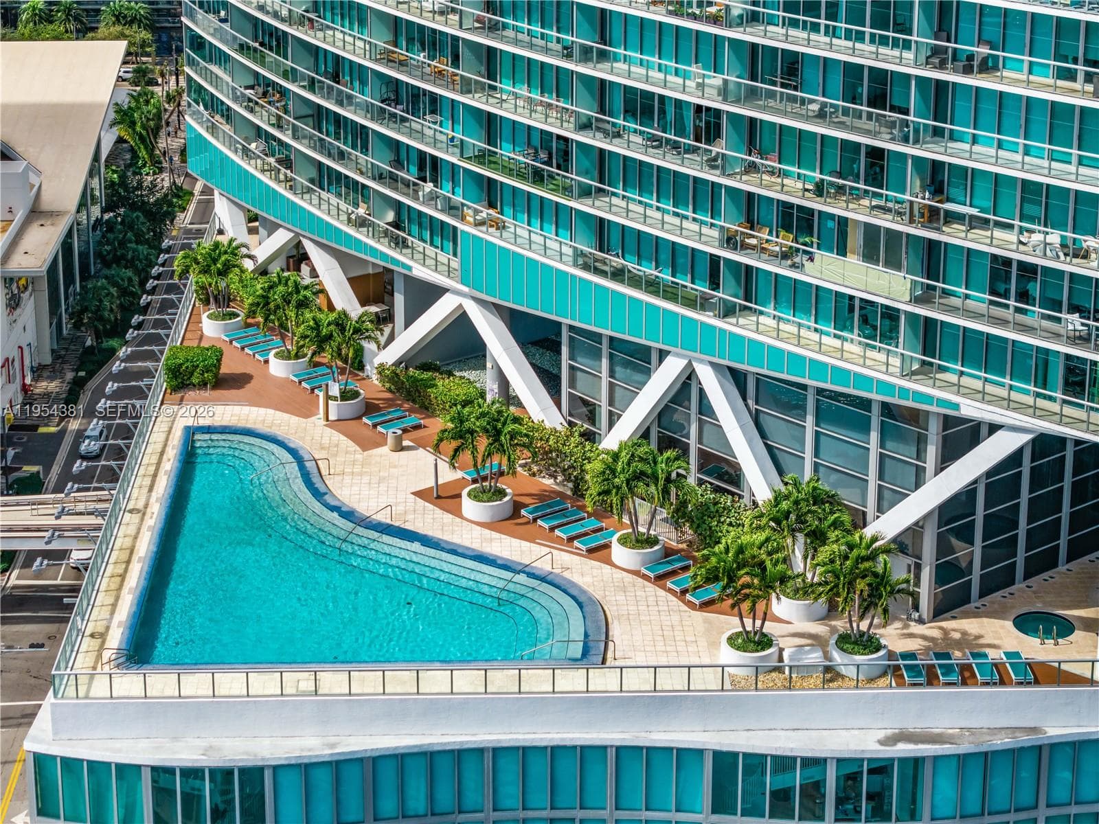 888 Biscayne Blvd # 2009, Miami FL 33132 — 17