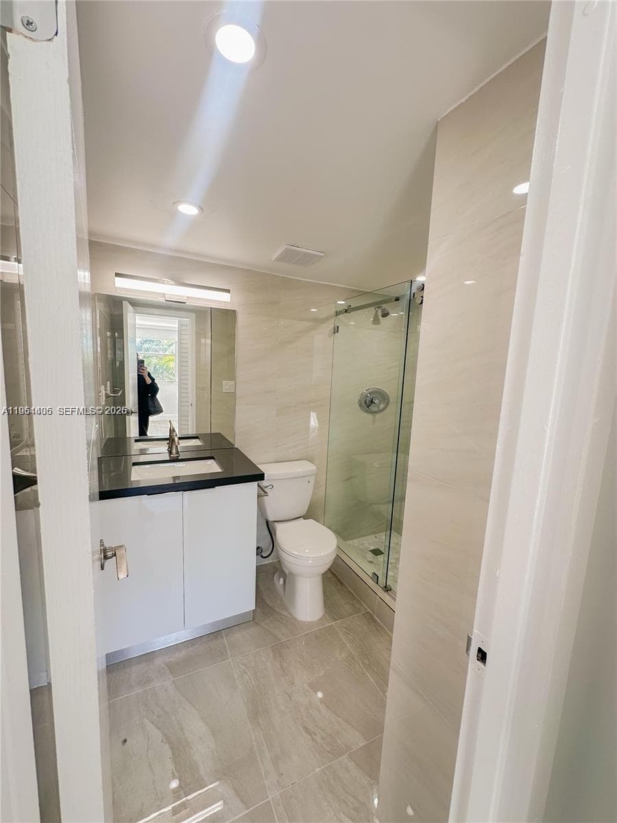 16546 NE 26th Ave # 4J, North Miami Beach FL 33160 — 16