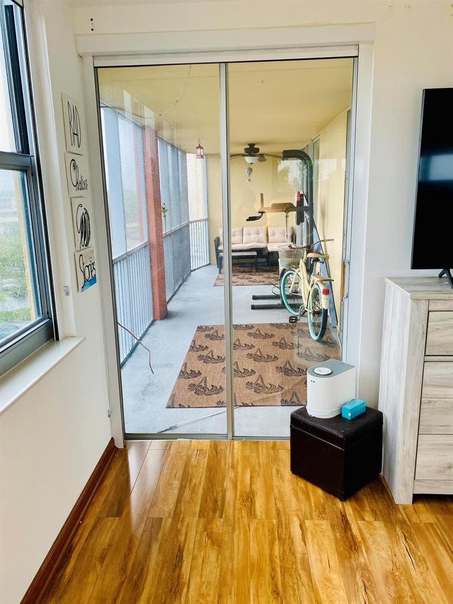 1750 NE 191st Street Apt 600, North Miami Beach FL 33179 — 23