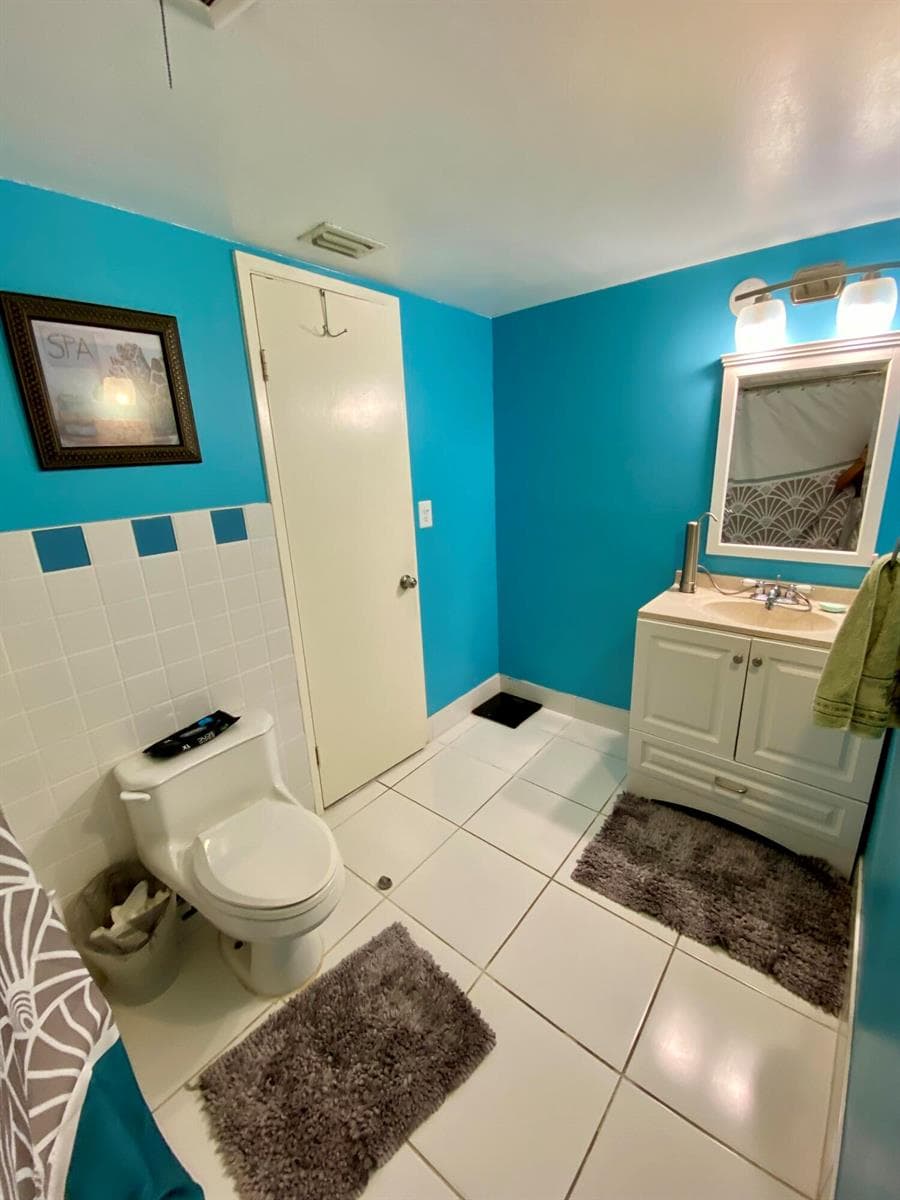 1750 NE 191st Street Apt 600, North Miami Beach FL 33179 — 27