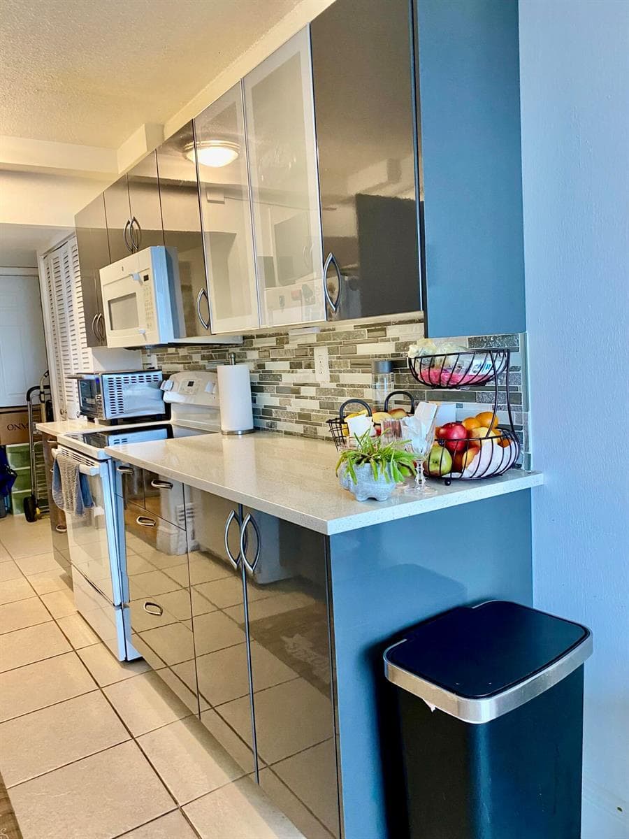 1750 NE 191st Street Apt 600, North Miami Beach FL 33179 — 12