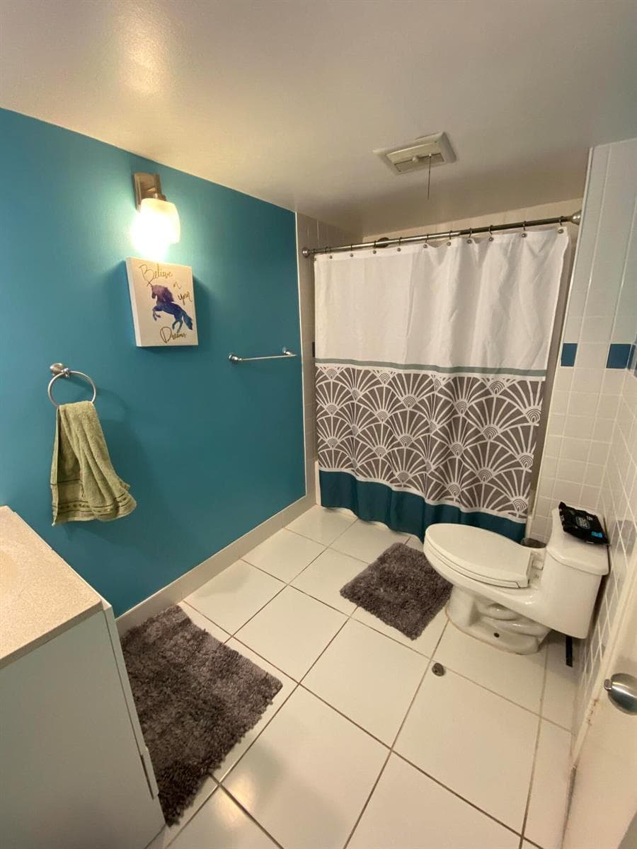 1750 NE 191st Street Apt 600, North Miami Beach FL 33179 — 28