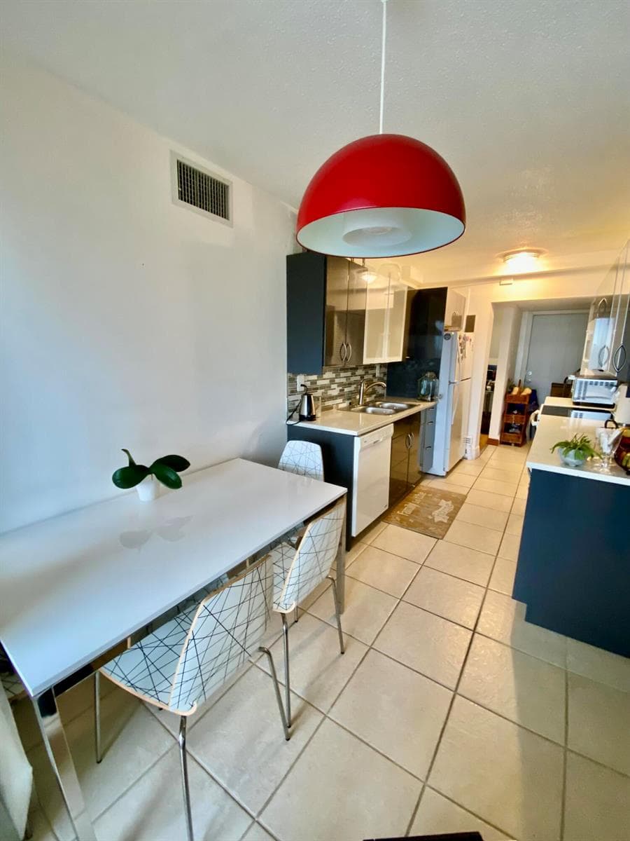 1750 NE 191st Street Apt 600, North Miami Beach FL 33179 — 14