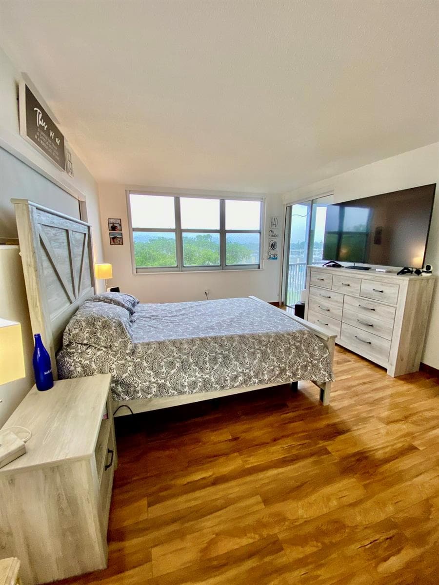 1750 NE 191st Street Apt 600, North Miami Beach FL 33179 — 19