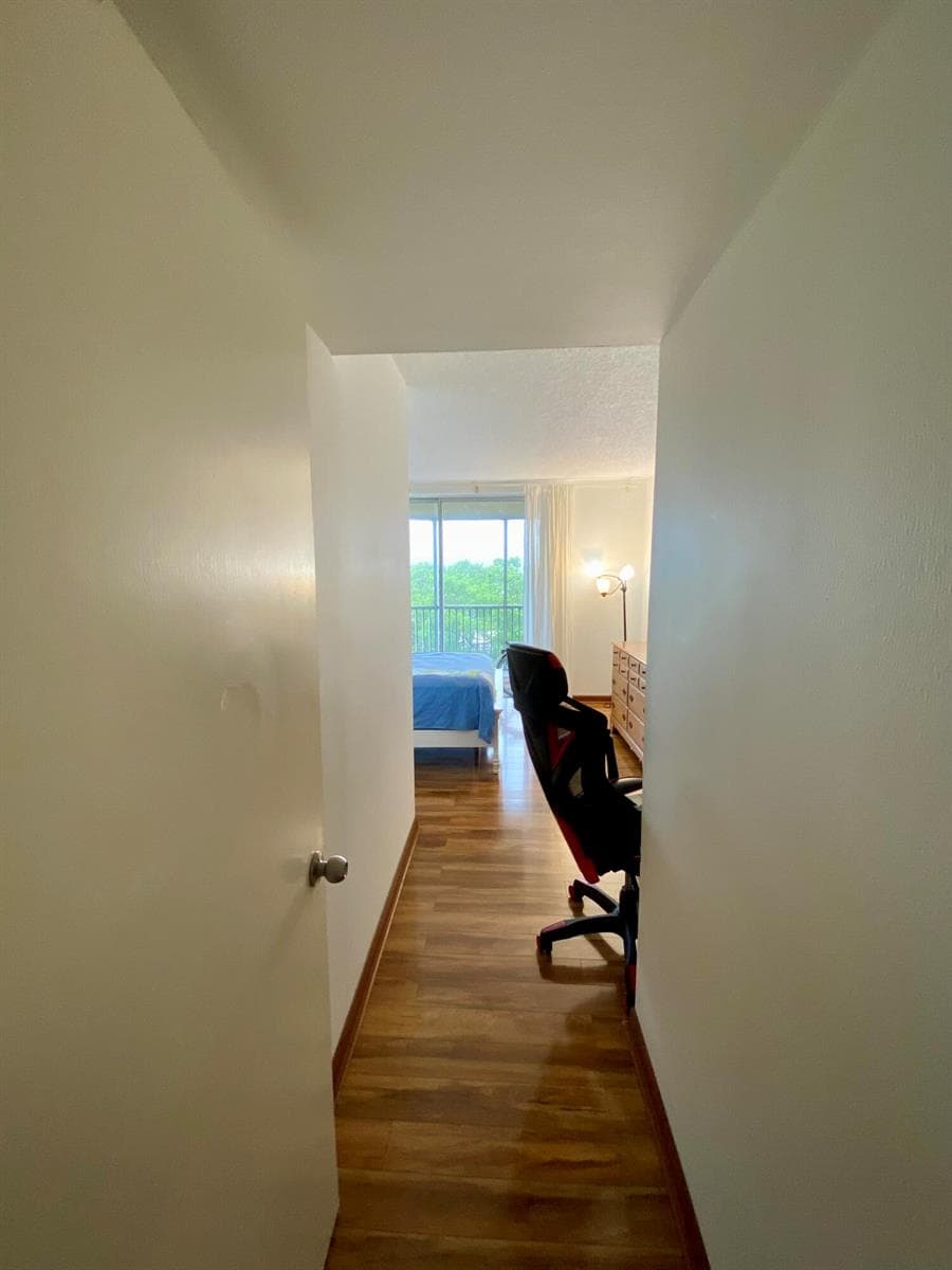 1750 NE 191st Street Apt 600, North Miami Beach FL 33179 — 29