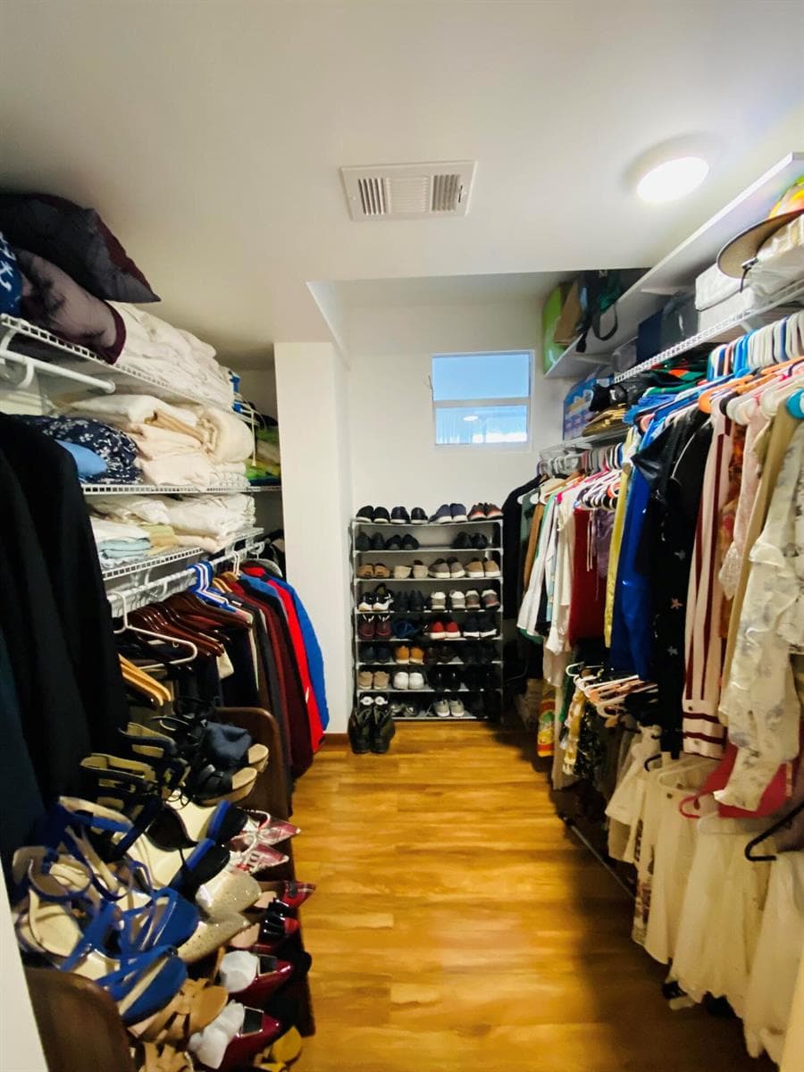 1750 NE 191st Street Apt 600, North Miami Beach FL 33179 — 25