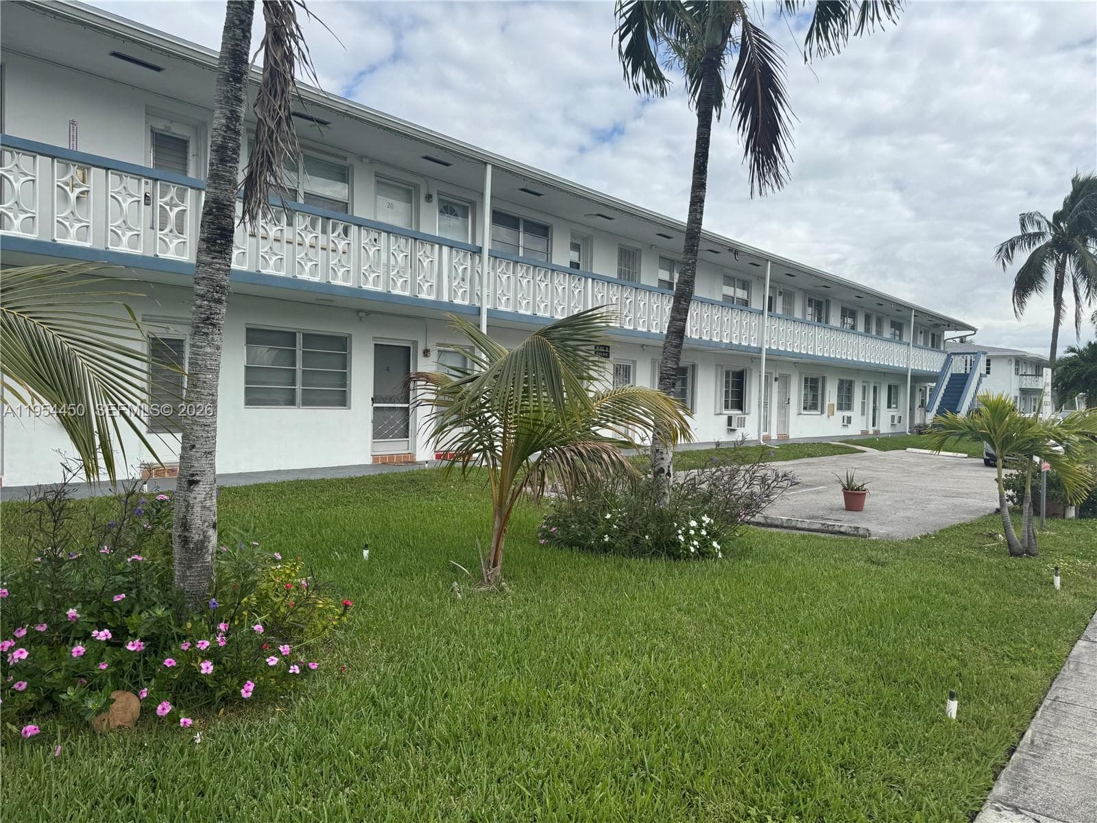 55 NW 204th St # 1, Miami Gardens FL 33169 — 3