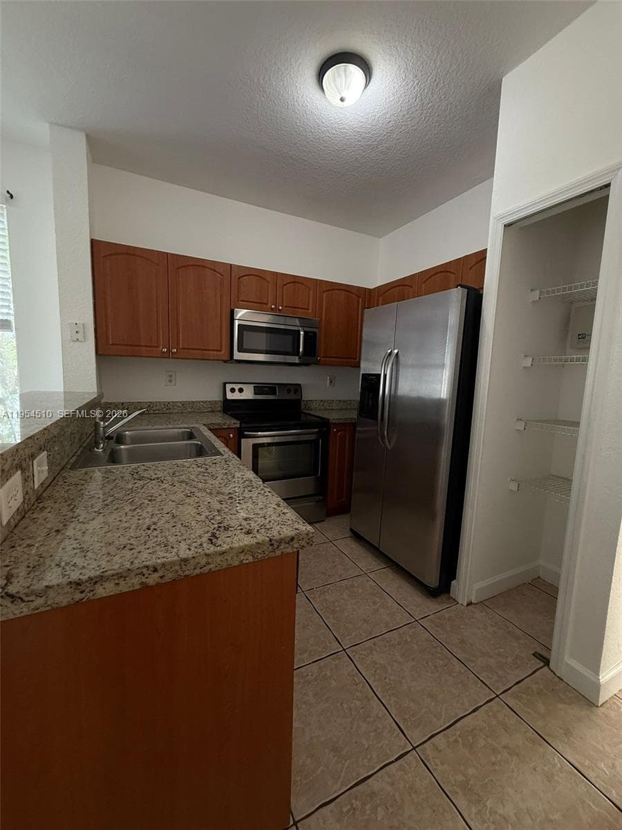 17640 NW 73rd Ave # 19, Hialeah FL 33015 — 1