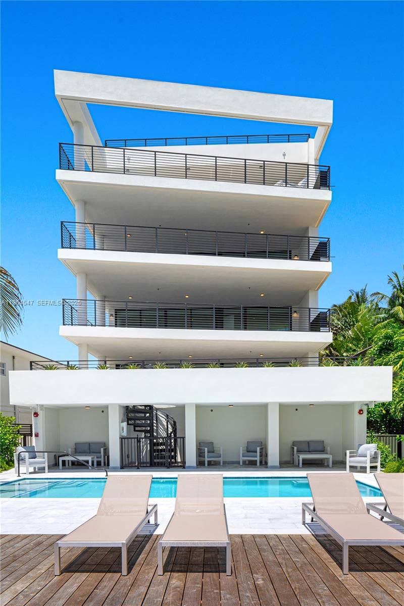 1930 Bay Dr Second Level Un # 1, Miami Beach FL 33141 — 23