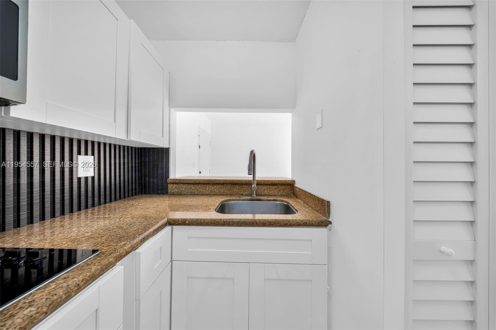 8145 NW 7th St # 111, Miami FL 33126 — 7