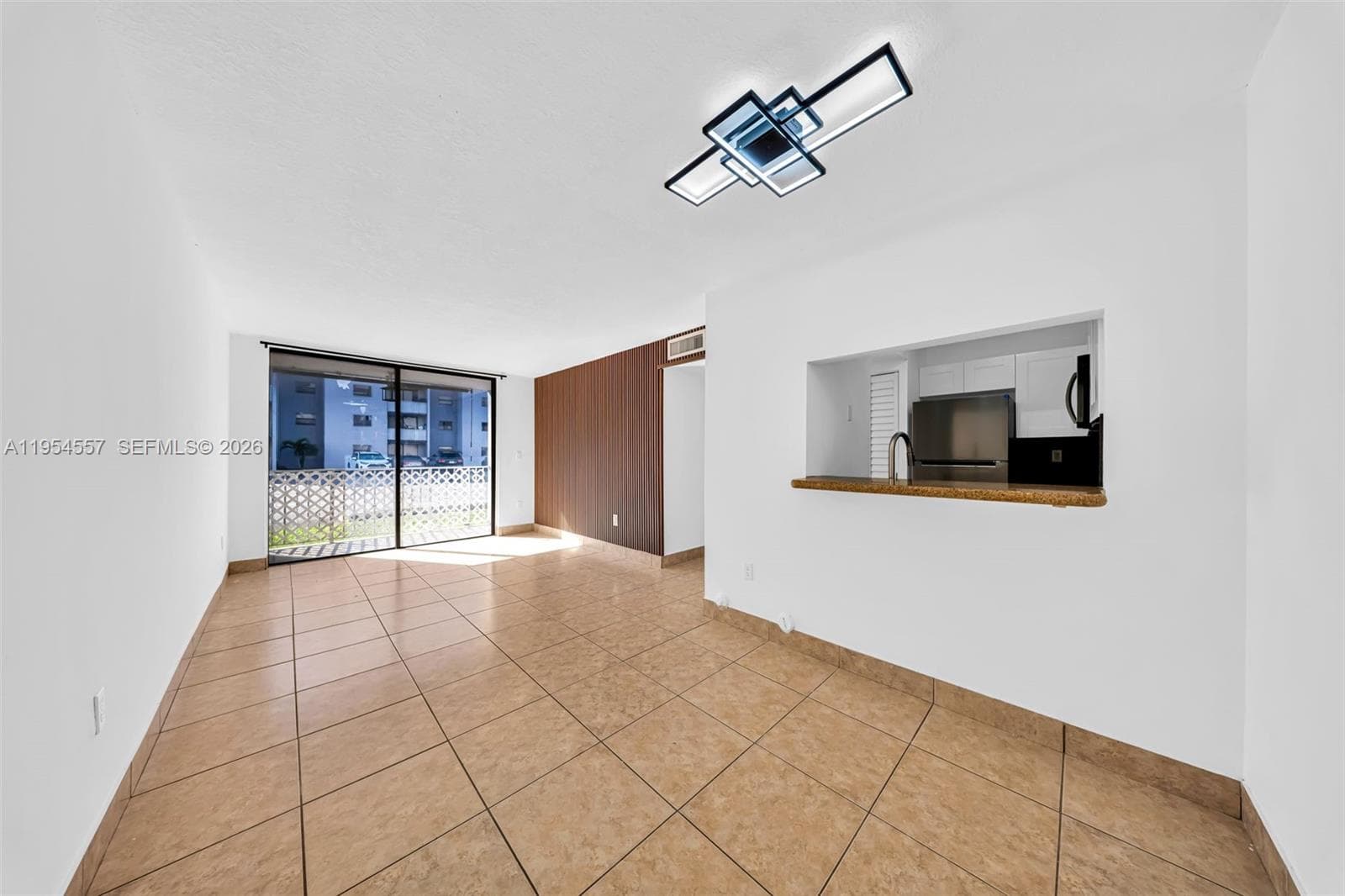 8145 NW 7th St # 111, Miami FL 33126 — 1