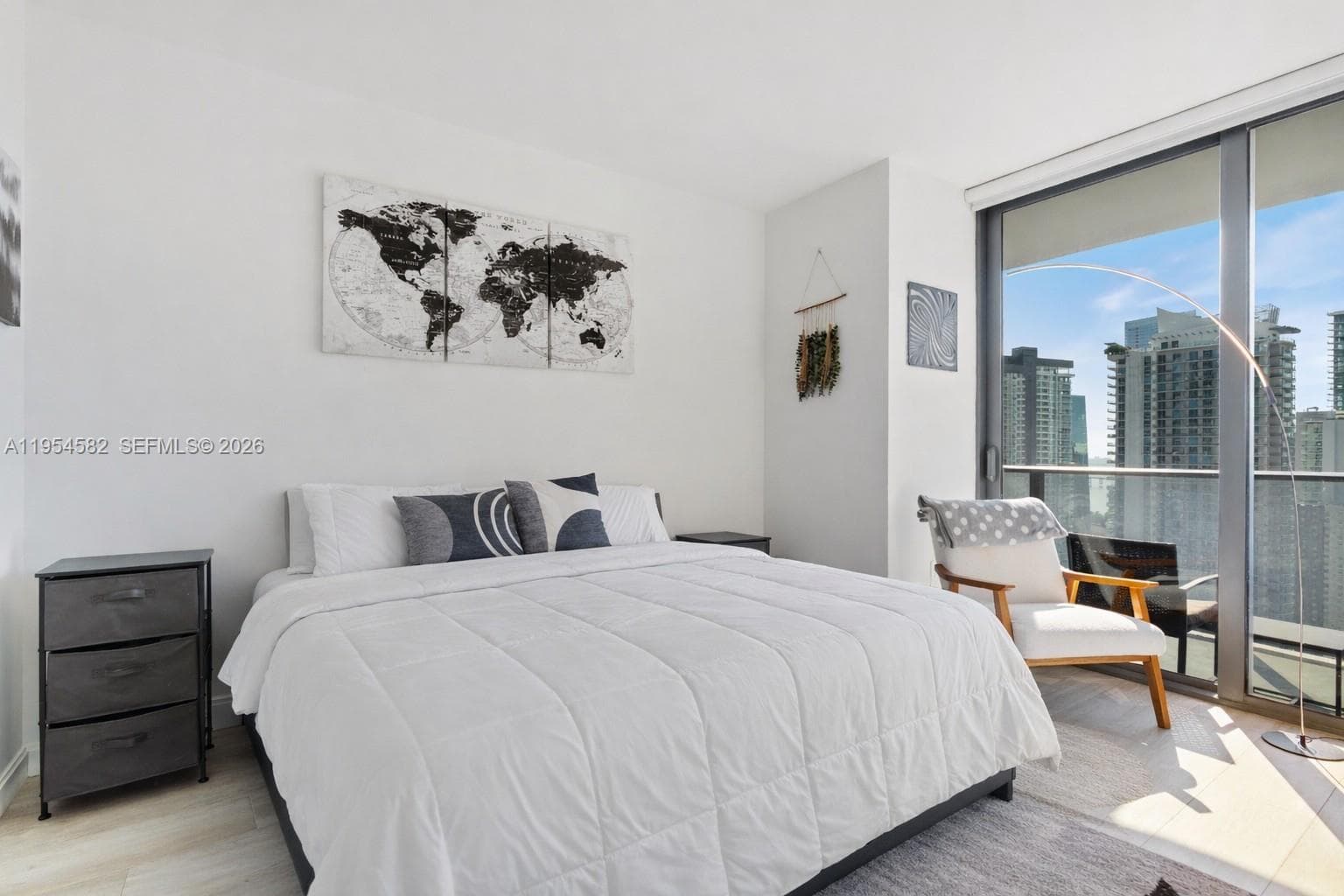 55 SW 9th St # 3005, Miami FL 33130 — 15