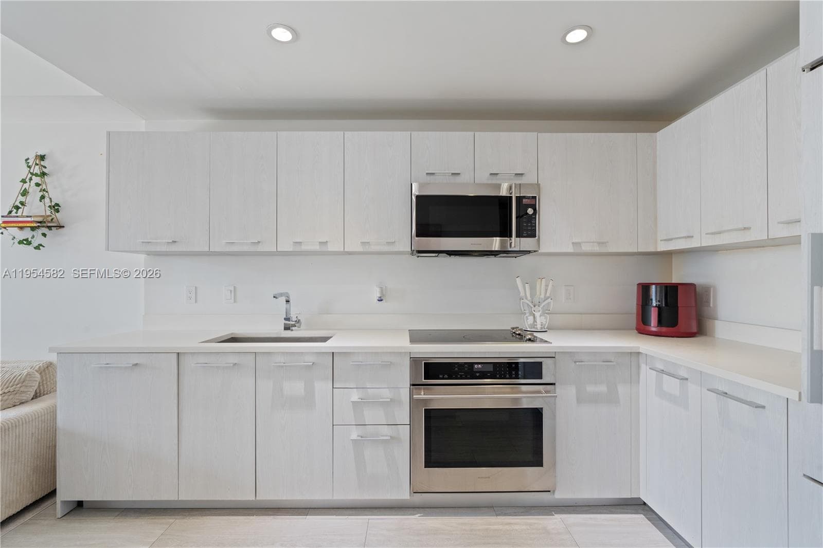 55 SW 9th St # 3005, Miami FL 33130 — 11