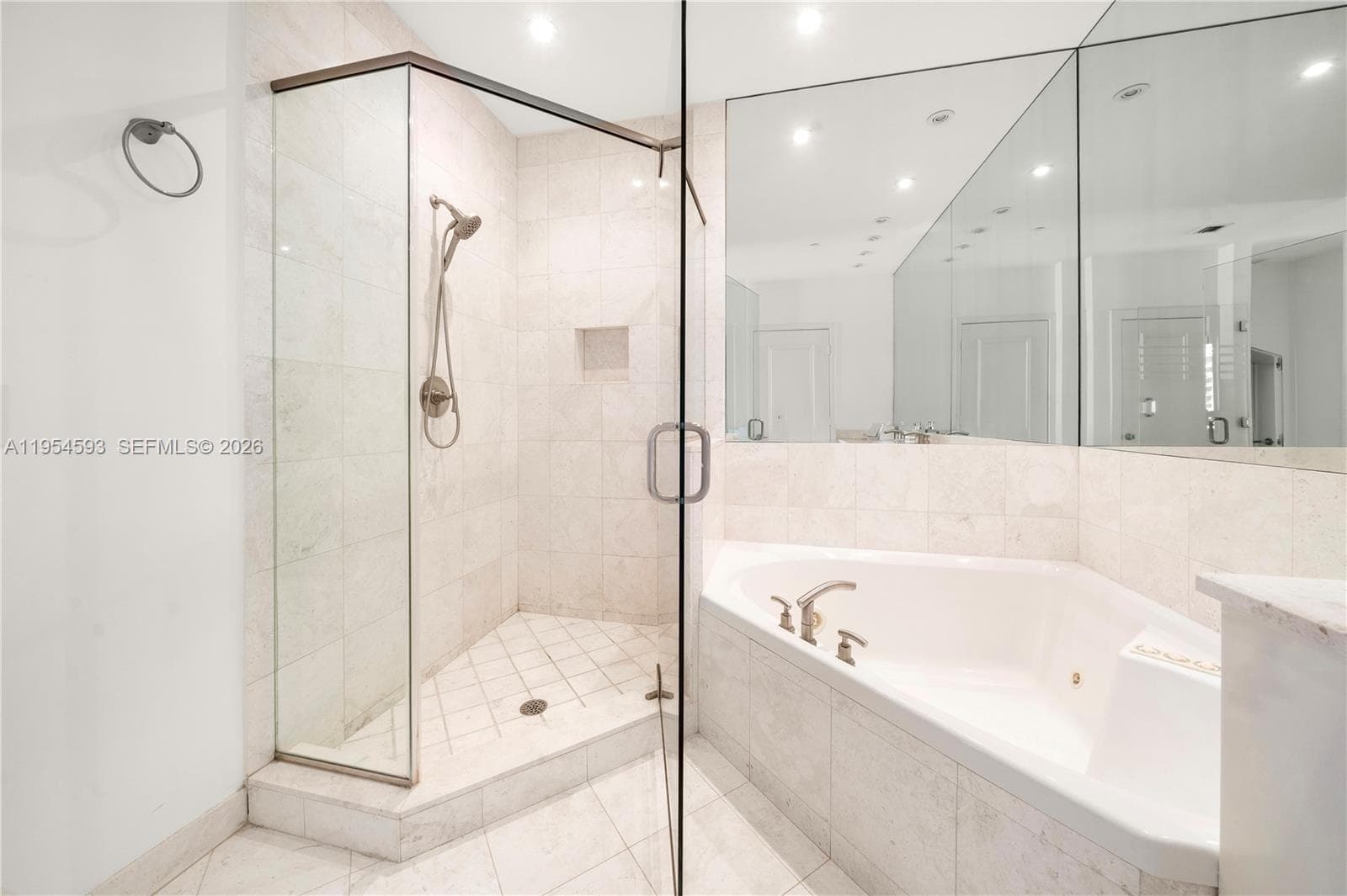 901 Brickell Key Blvd # 3706, Miami FL 33131 — 16