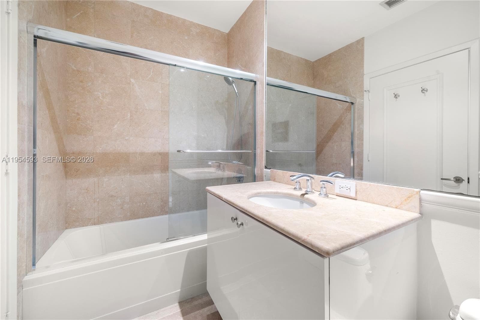 901 Brickell Key Blvd # 3706, Miami FL 33131 — 24