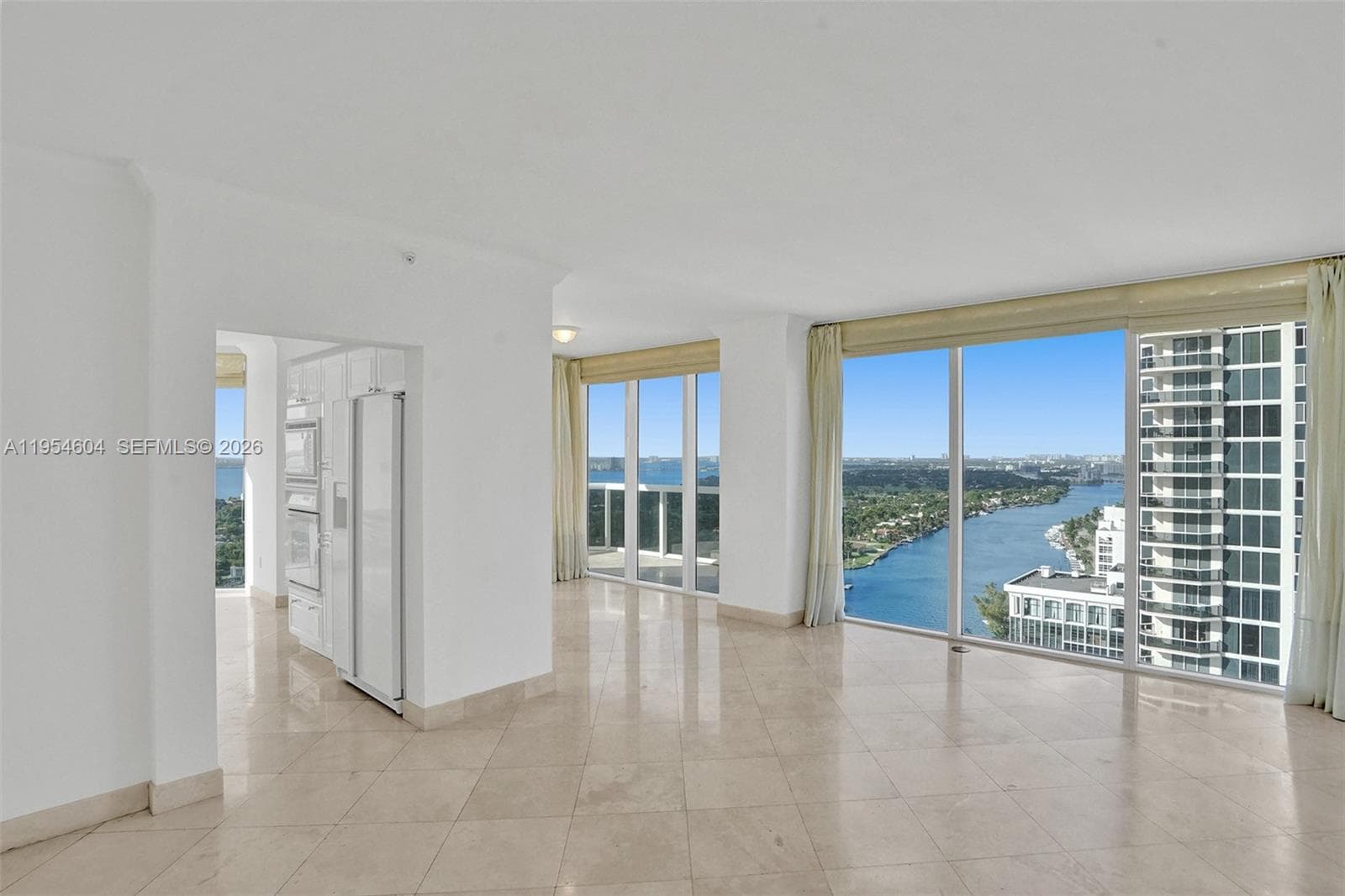 4775 Collins Ave # 3007, Miami Beach FL 33140 — 3