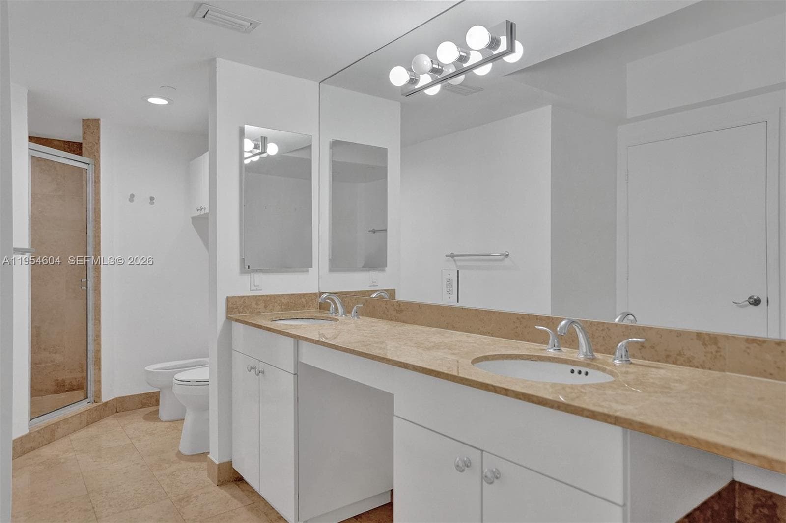4775 Collins Ave # 3007, Miami Beach FL 33140 — 33