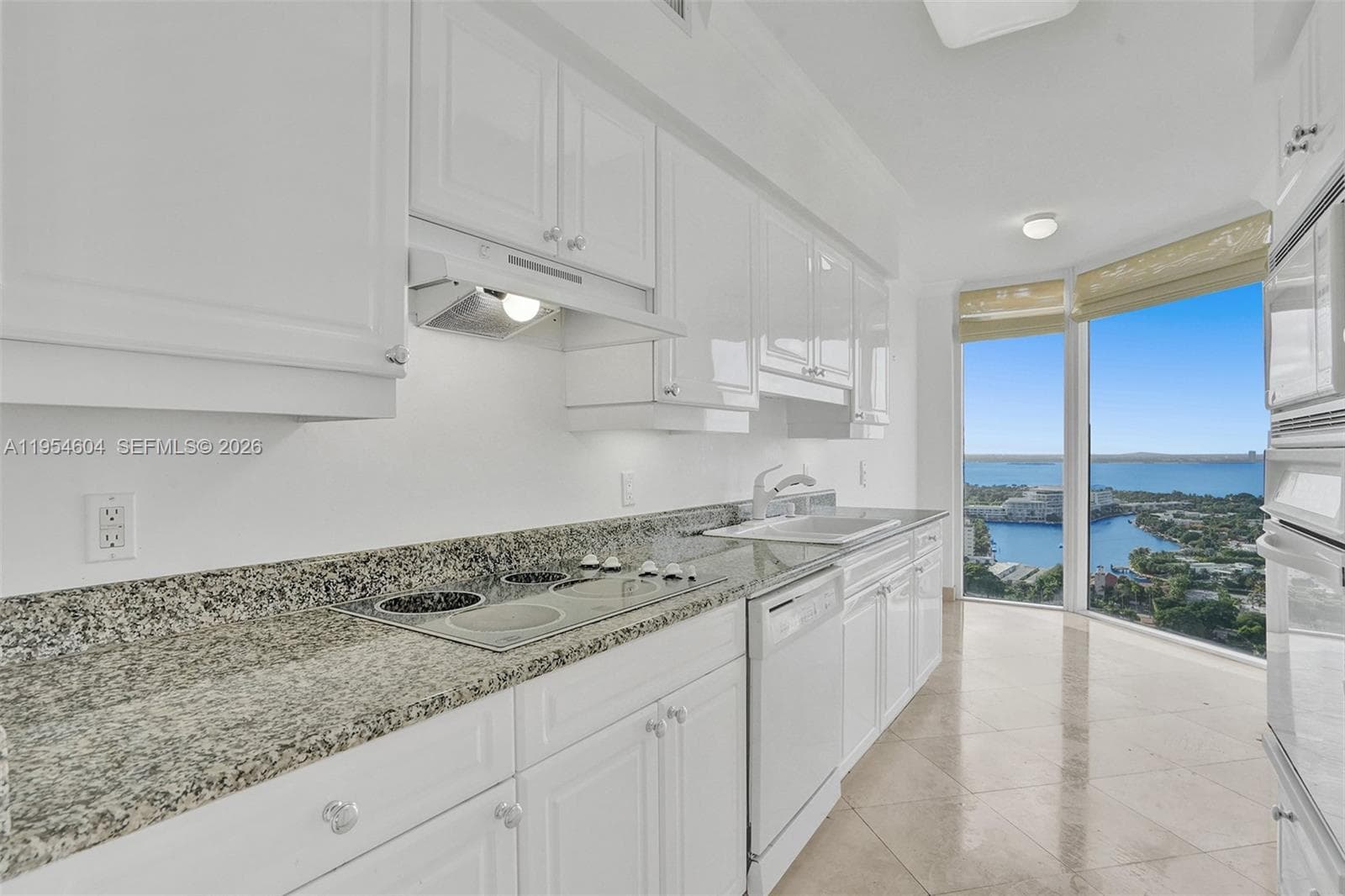 4775 Collins Ave # 3007, Miami Beach FL 33140 — 25