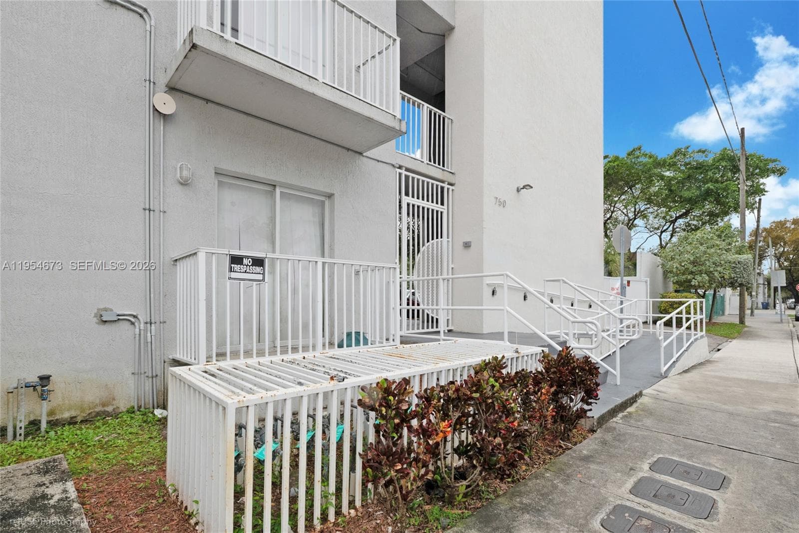 750 SW 2nd St, Miami FL 33130 — 9