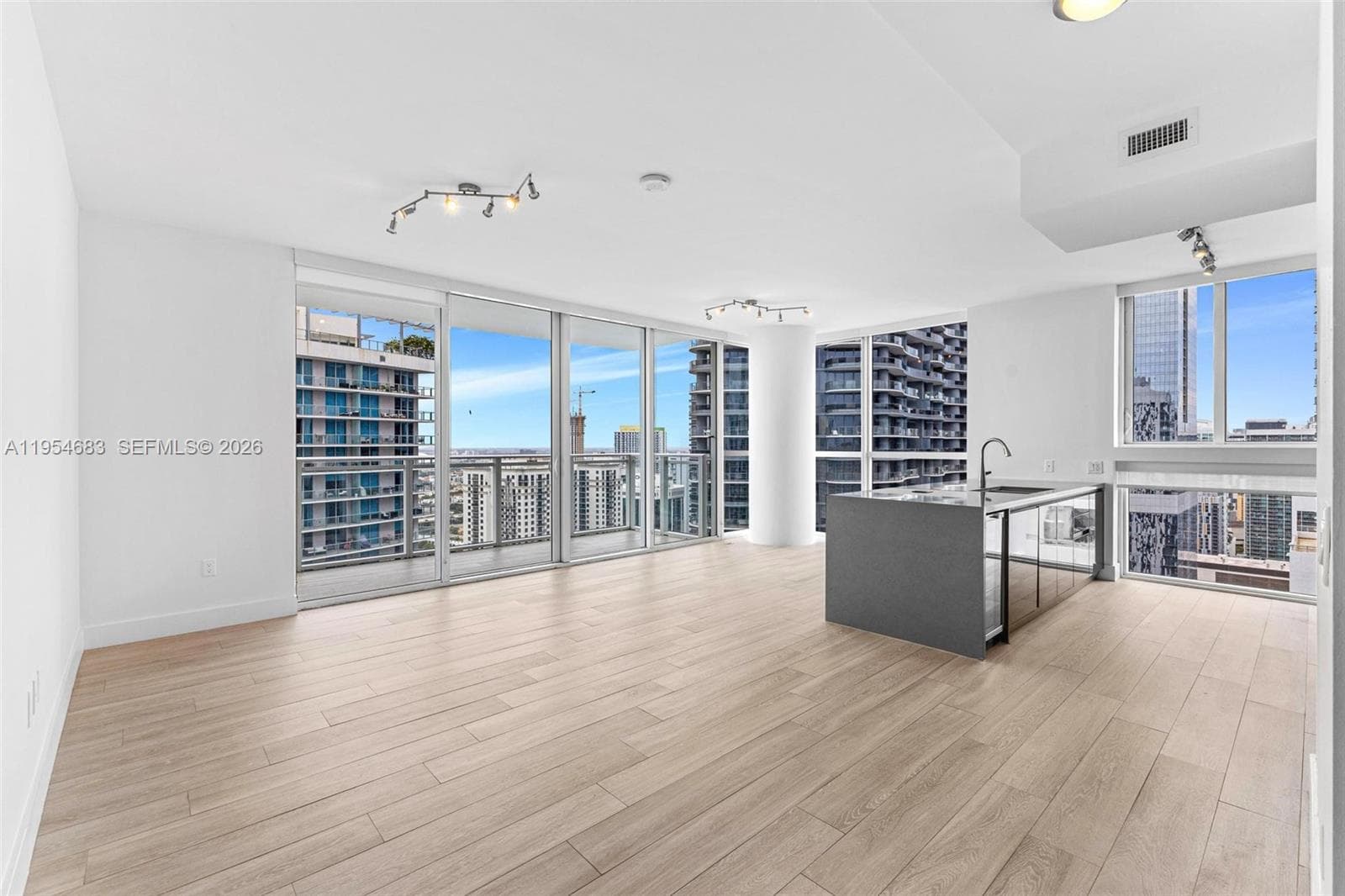 1080 Brickell Ave # 3909, Miami FL 33131 — 2
