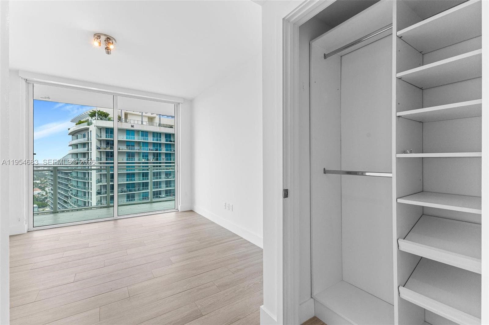 1080 Brickell Ave # 3909, Miami FL 33131 — 16