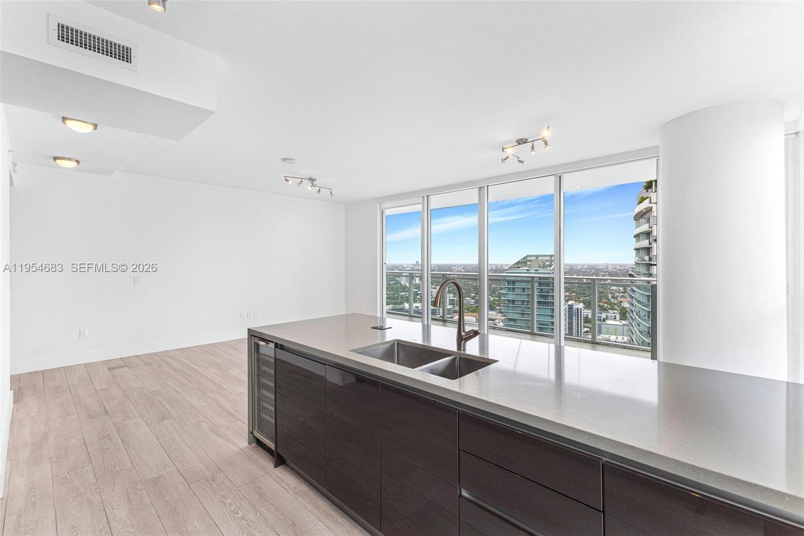 1080 Brickell Ave # 3909, Miami FL 33131 — 7