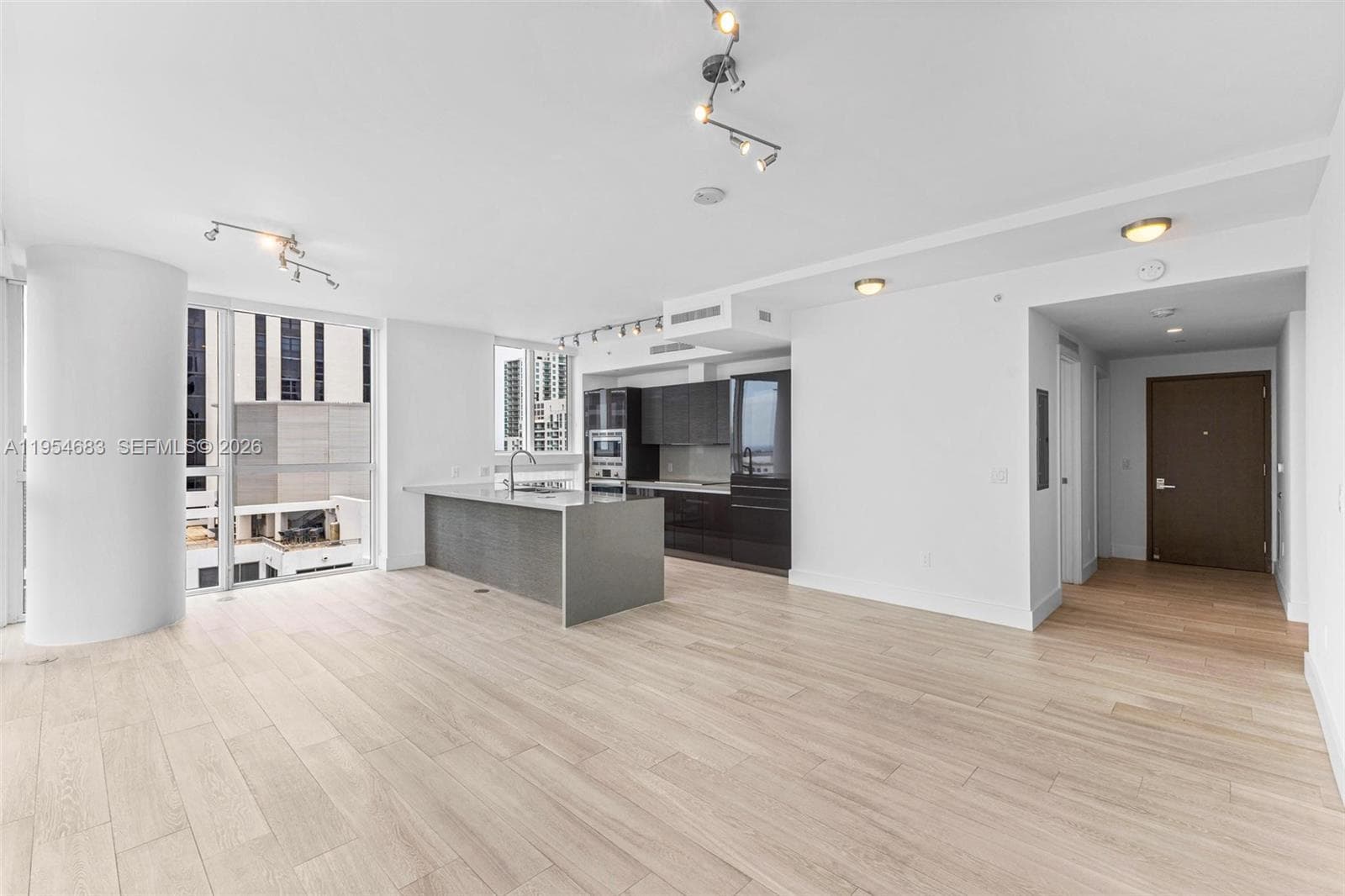 1080 Brickell Ave # 3909, Miami FL 33131 — 3