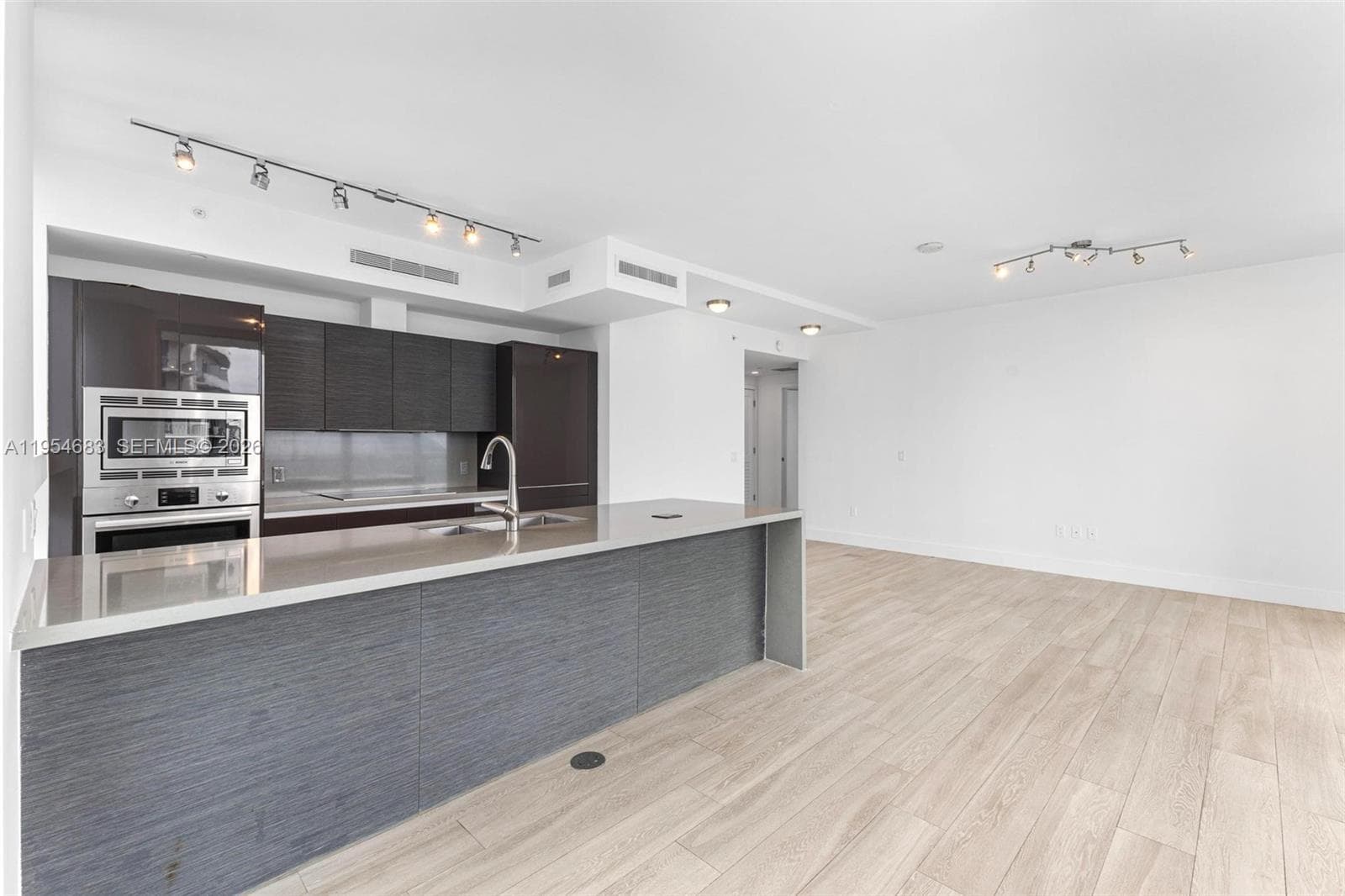 1080 Brickell Ave # 3909, Miami FL 33131 — 5