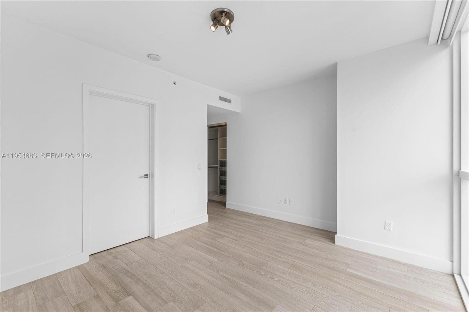 1080 Brickell Ave # 3909, Miami FL 33131 — 9