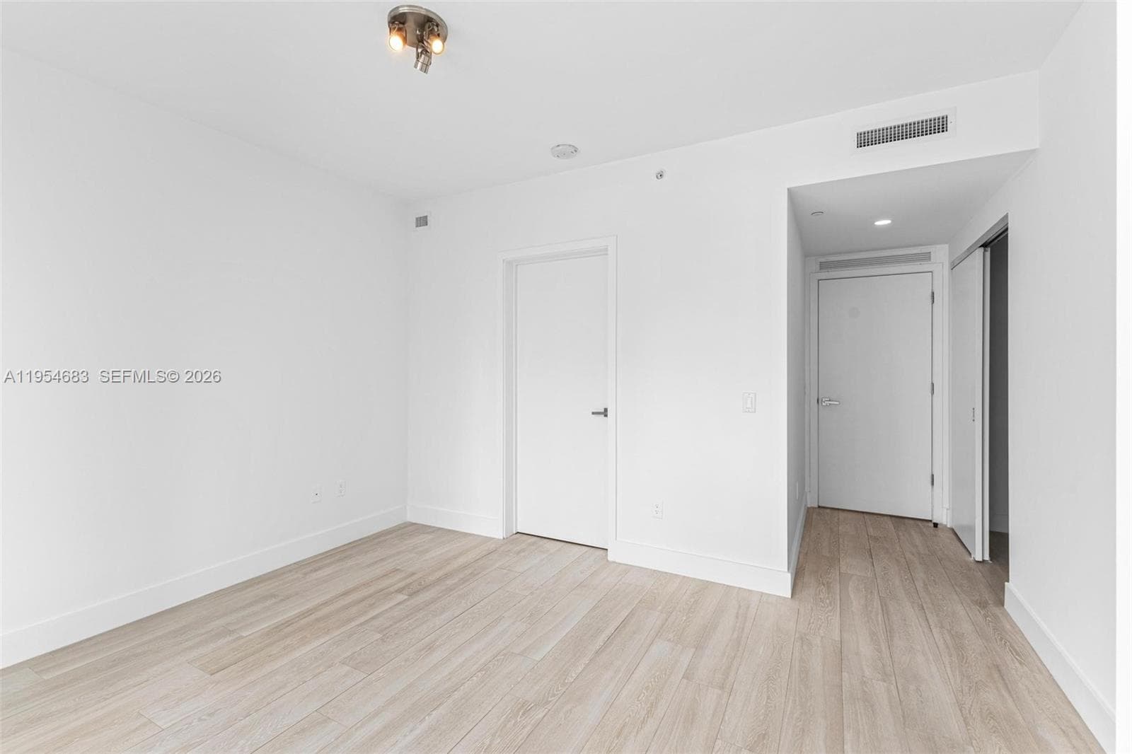 1080 Brickell Ave # 3909, Miami FL 33131 — 10