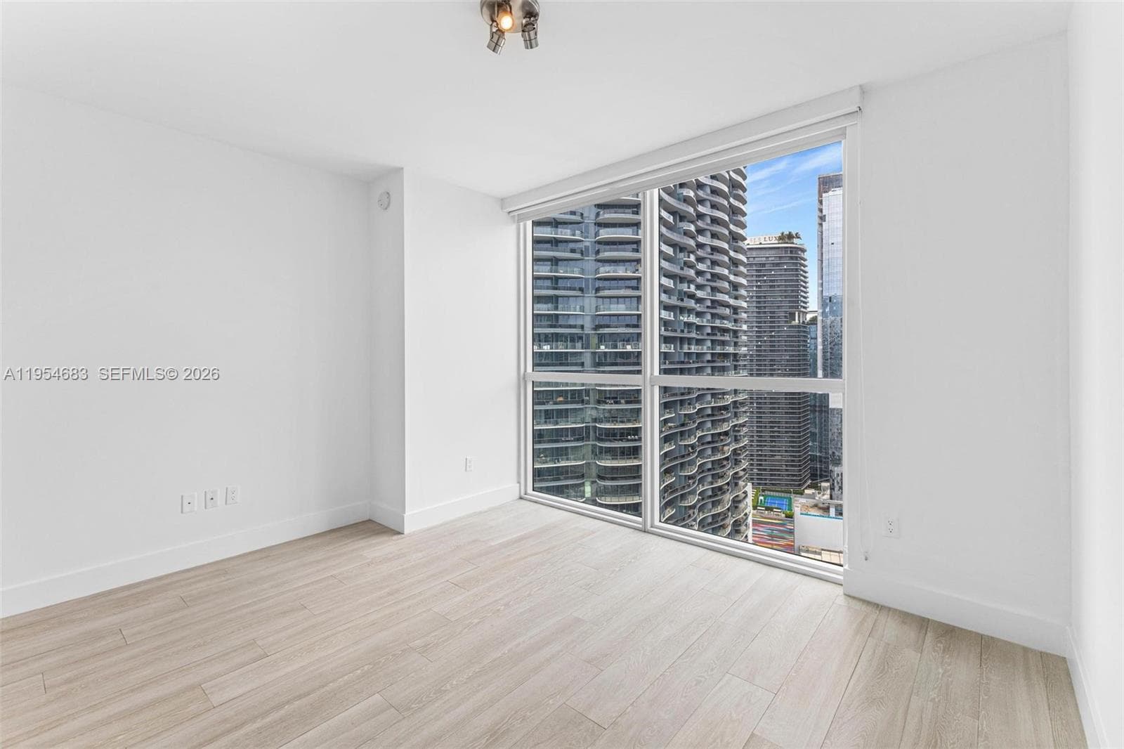 1080 Brickell Ave # 3909, Miami FL 33131 — 8