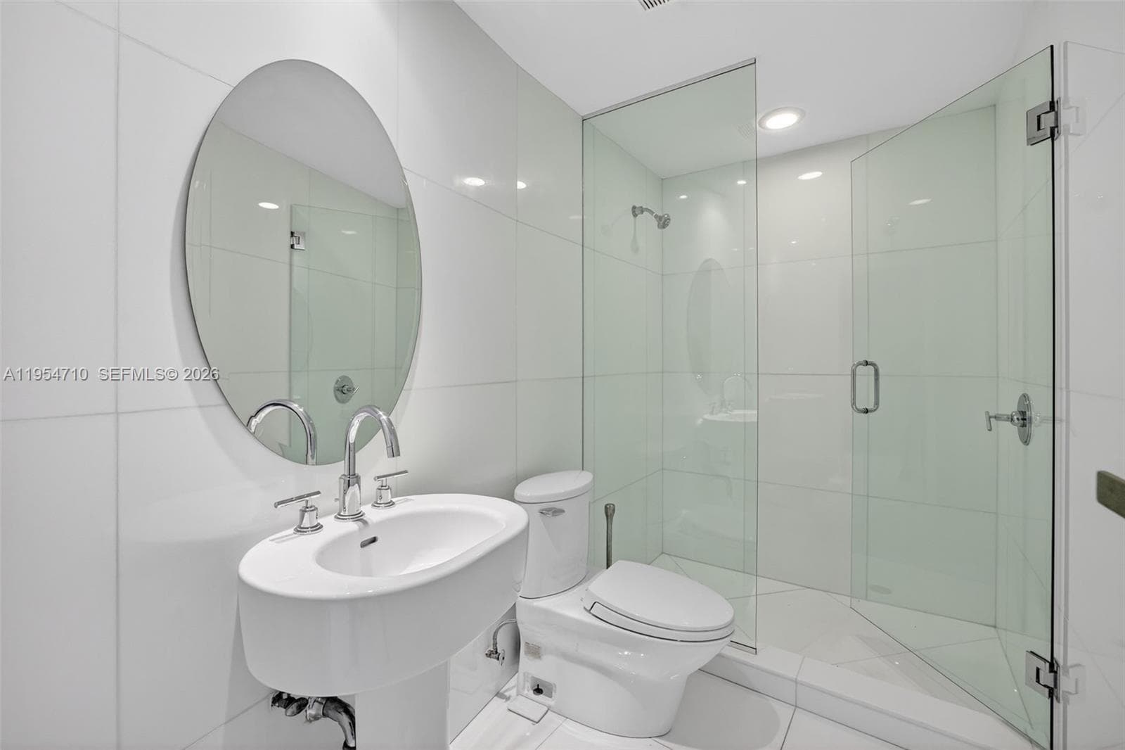 2950 NE 188th St # 302, Aventura FL 33180 — 23