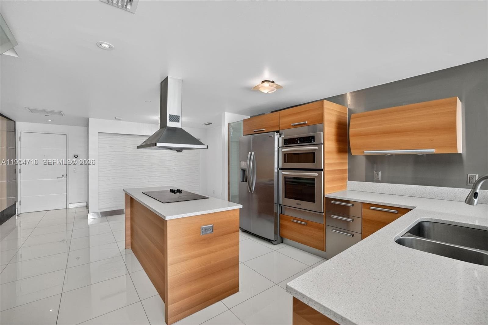 2950 NE 188th St # 302, Aventura FL 33180 — 17