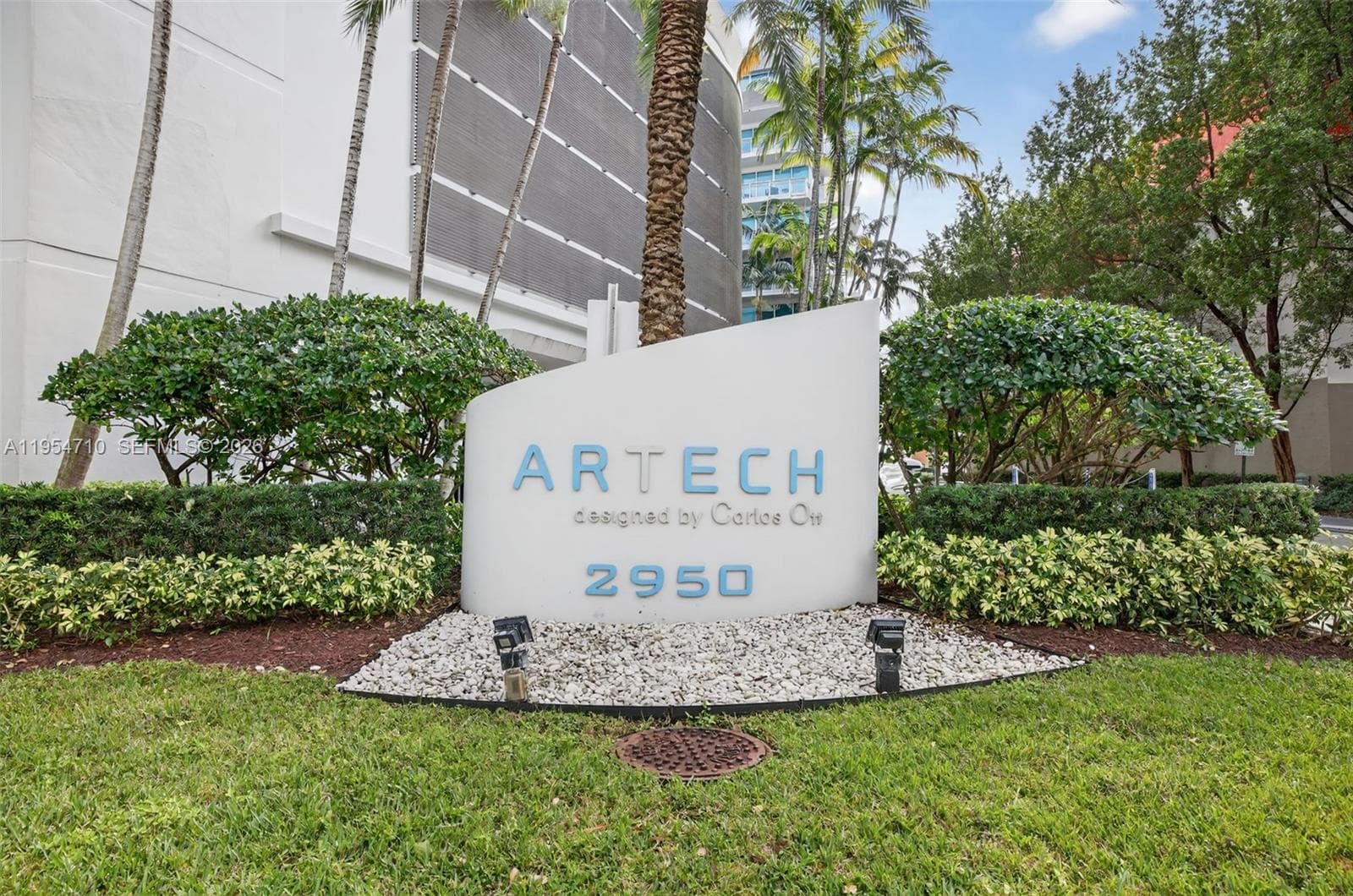 2950 NE 188th St # 302, Aventura FL 33180 — 73