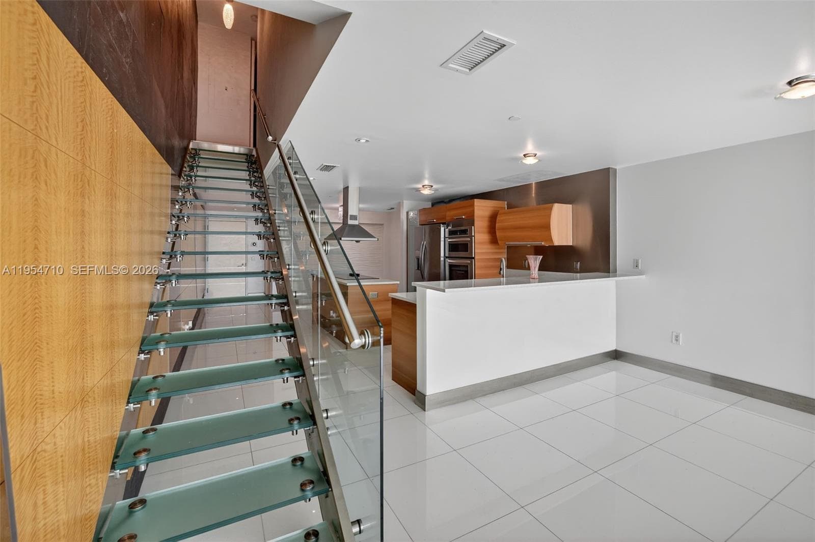 2950 NE 188th St # 302, Aventura FL 33180 — 28