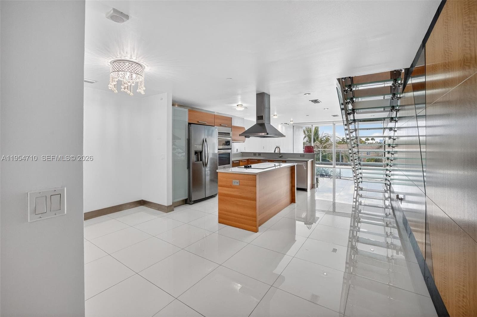 2950 NE 188th St # 302, Aventura FL 33180 — 5