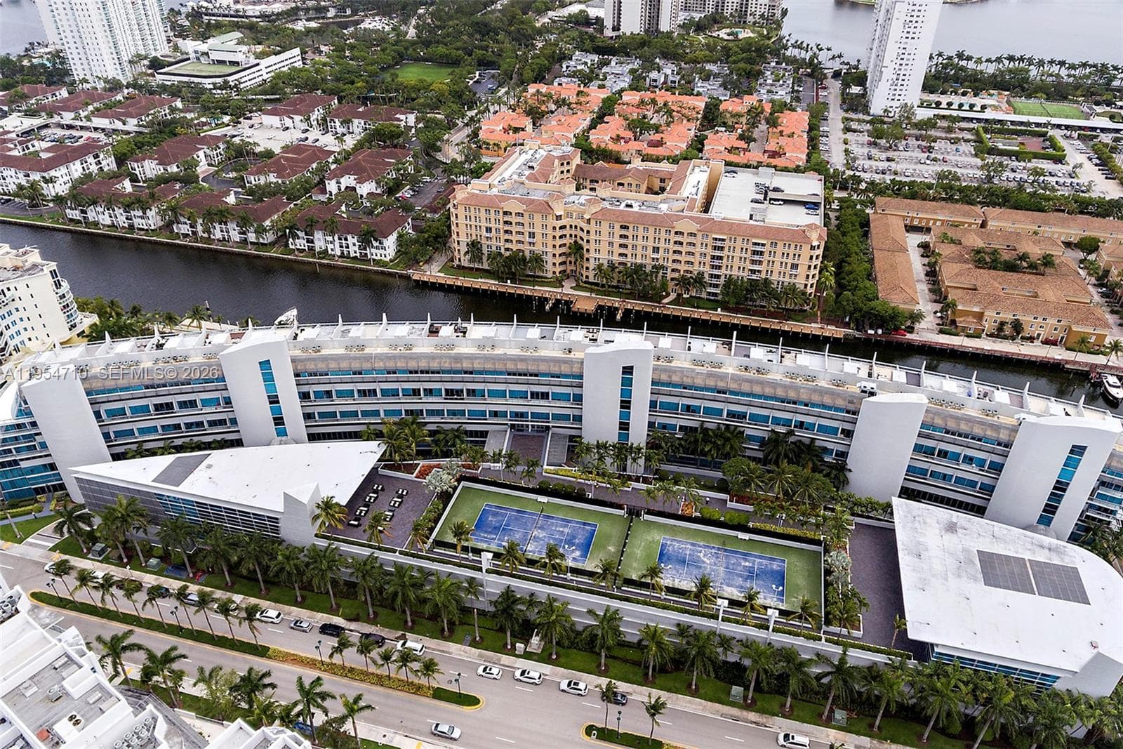 2950 NE 188th St # 302, Aventura FL 33180 — 75