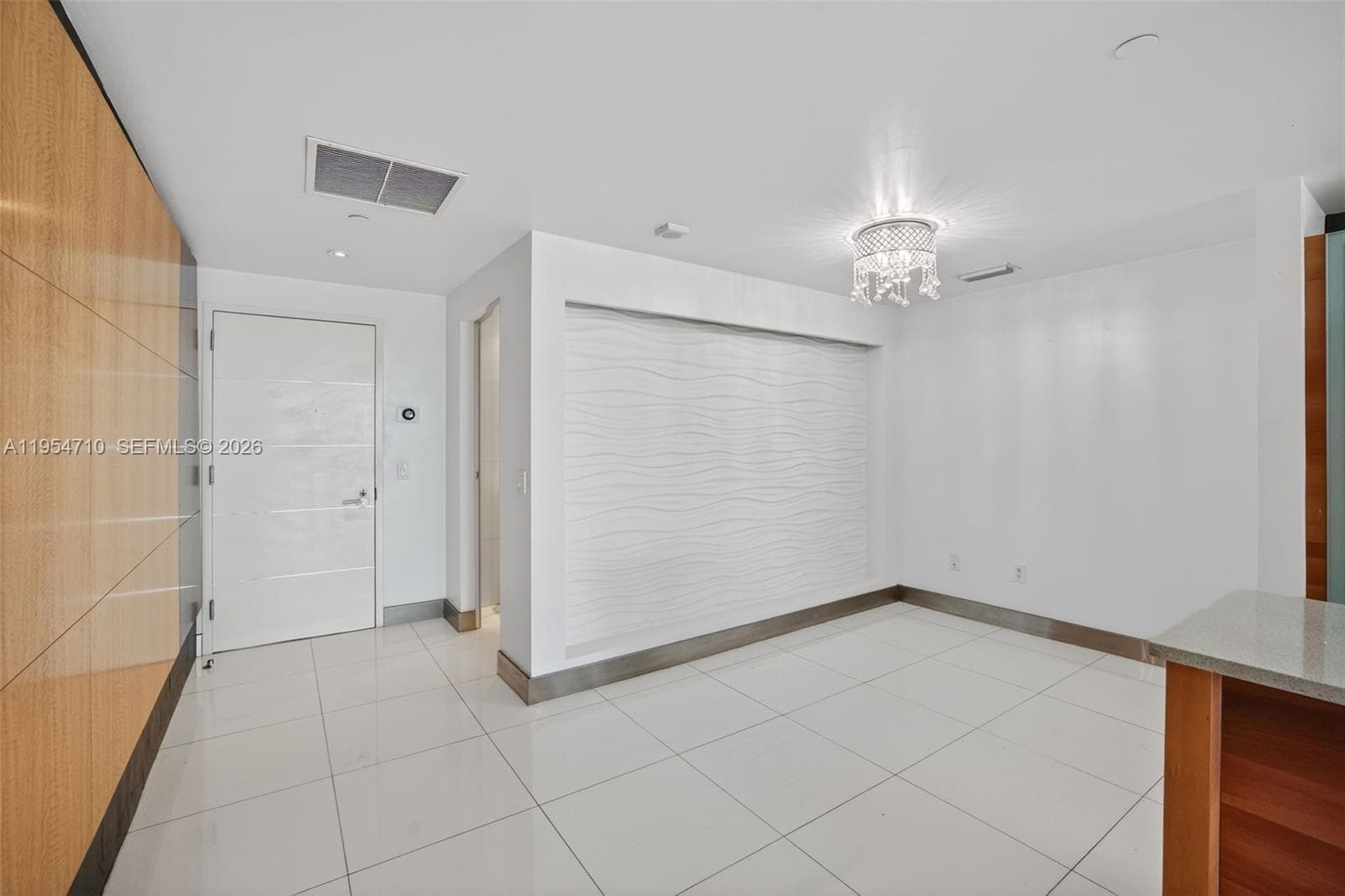2950 NE 188th St # 302, Aventura FL 33180 — 9