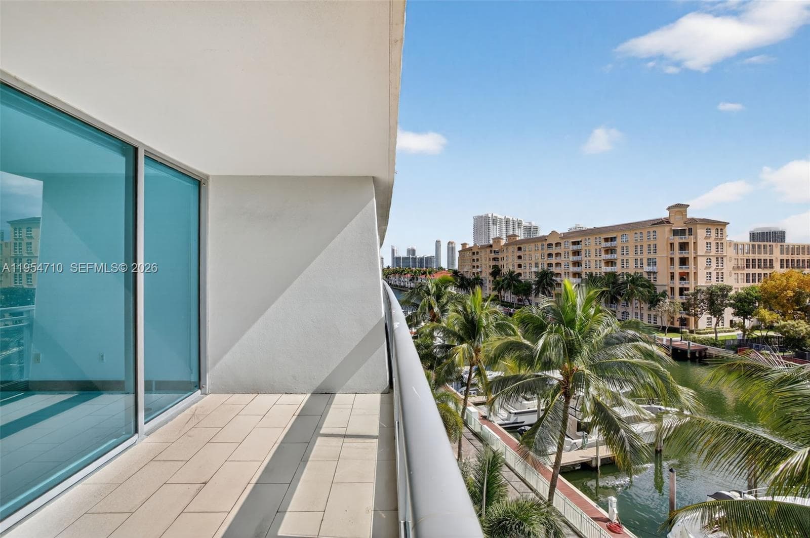 2950 NE 188th St # 302, Aventura FL 33180 — 61
