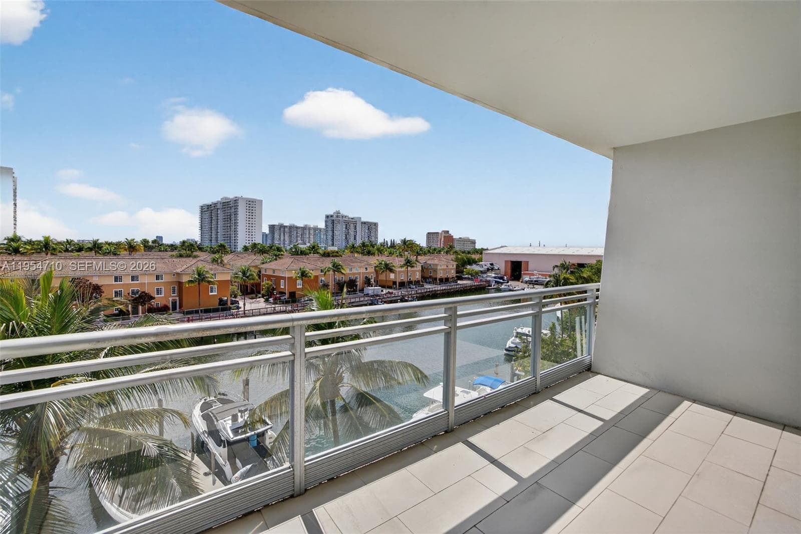 2950 NE 188th St # 302, Aventura FL 33180 — 59